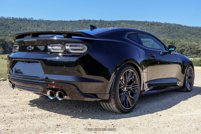 Used 2019 Chevrolet Camaro ZL1 w/ LPO, ZL1 Protection Package RWD image 7
