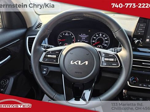 Used 2023 Kia Seltos S AWD/4WD image 9