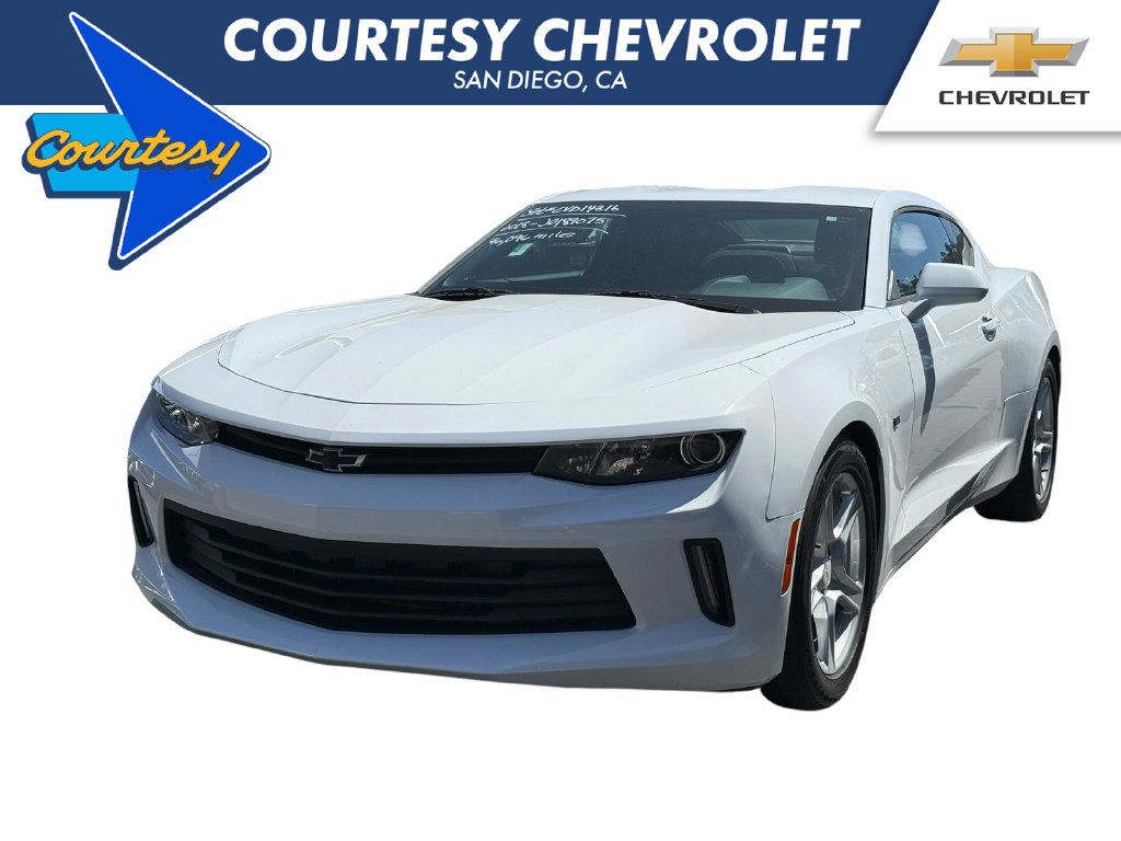 Used 2018 Chevrolet Camaro LT RWD image 1