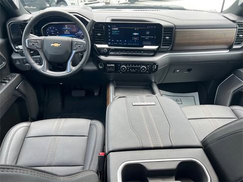 Used 2025 Chevrolet Silverado 3500 High Country w/ High Country Premium Package image 22