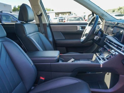 Used 2025 Hyundai Santa Fe SEL image 15