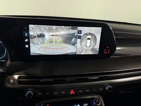 Used 2024 Hyundai Palisade Calligraphy image 16