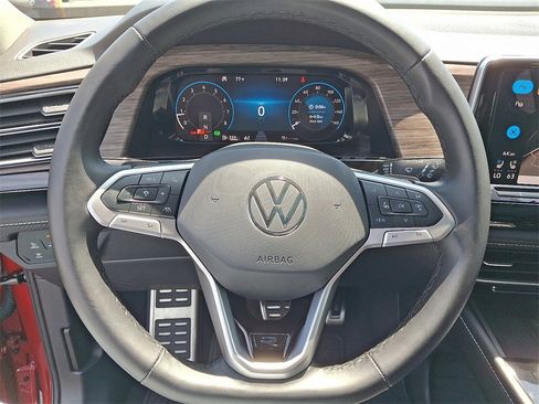 Used 2024 Volkswagen Atlas SEL Premium R-Line image 19