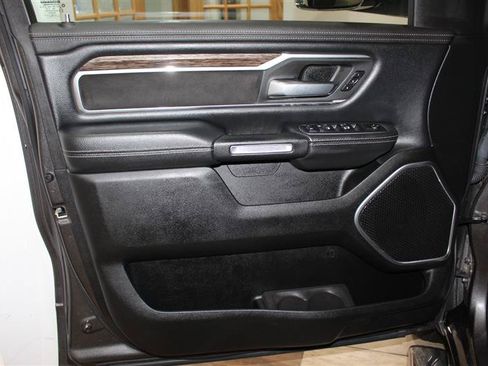 Used 2019 RAM 1500 Laramie AWD/4WD image 31