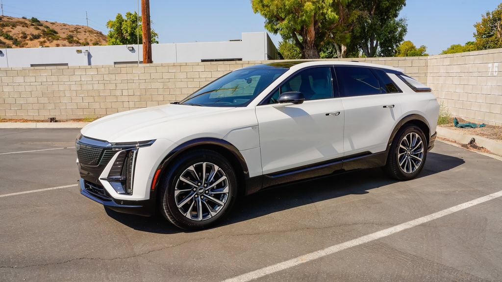 Certified 2024 Cadillac Lyriq Sport RWD image 3