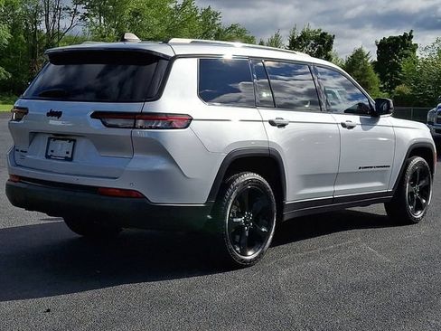 Used 2022 Jeep Grand Cherokee L Laredo AWD/4WD image 9