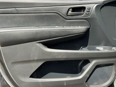 Used 2023 Honda Odyssey Sport image 17