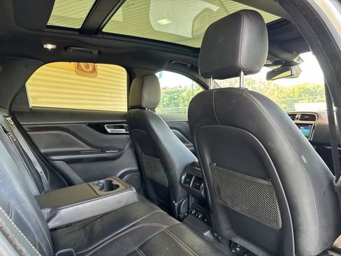 Used 2017 Jaguar F-PACE Prestige AWD/4WD image 25