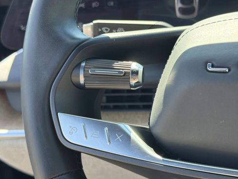 Used 2024 Lucid Air Touring image 9