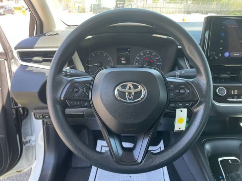 Used 2024 Toyota Corolla LE FWD image 11