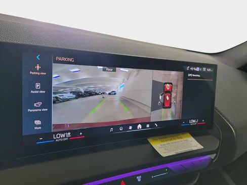 New 2025 BMW X3 xDrive30i w/ Premium Package image 18