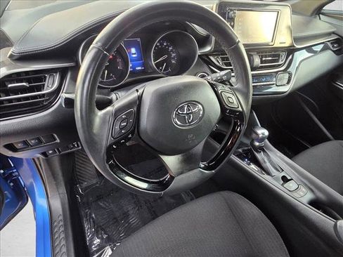 Used 2018 Toyota C-HR XLE image 10