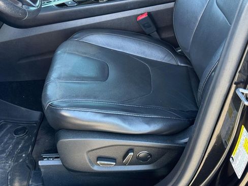 Used 2015 Ford Edge Titanium w/ Equipment Group 301A image 16