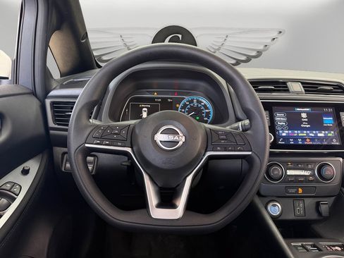 Used 2025 Nissan Leaf S FWD image 12