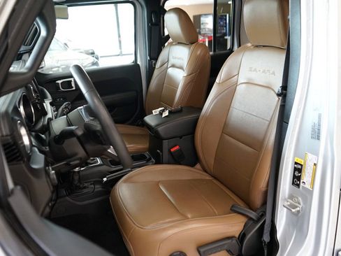 Used 2023 Jeep Wrangler Unlimited Sahara AWD/4WD image 2