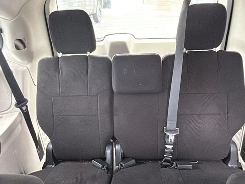 Used 2012 Dodge Grand Caravan SE FWD image 8