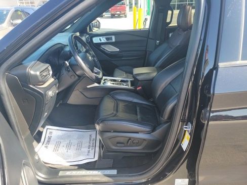 Used 2022 Ford Explorer Platinum w/ Equipment Group 601A image 8