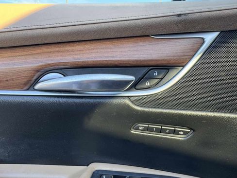 Used 2018 Cadillac XT5 Platinum w/ Driver Assist Package image 26