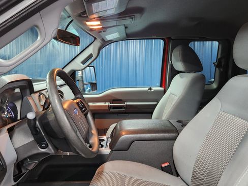 Used 2011 Ford F250 XLT w/ XLT Premium Pkg image 7
