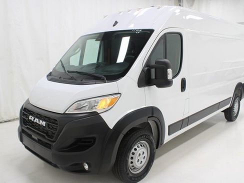 Used 2025 RAM ProMaster 2500 w/ Convenience Group image 19