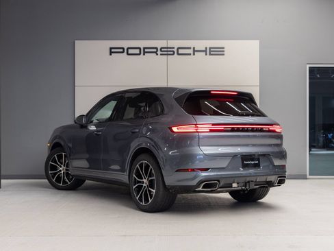 Certified 2026 Porsche Cayenne AWD/4WD image 3