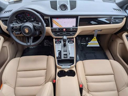 Certified 2026 Porsche Macan AWD/4WD image 19