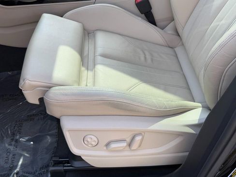 Used 2025 Audi Q5 e Premium Plus w/ Premium Plus Package AWD/4WD image 25