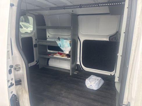 Used 2013 Nissan NV200 SV w/ Technology Pkg FWD image 8