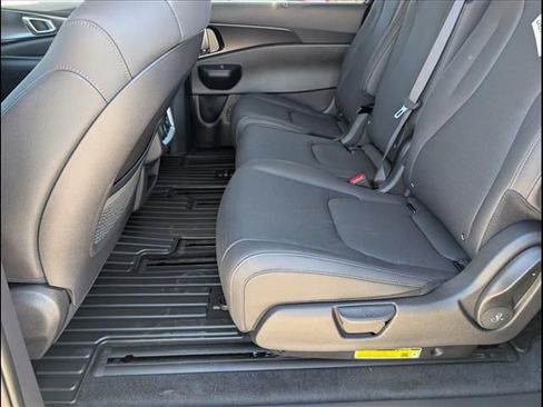 New 2026 Kia Carnival SX image 8