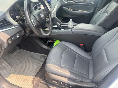 Used 2020 Buick Enclave Premium w/ Sun and Sites Package FWD image 4
