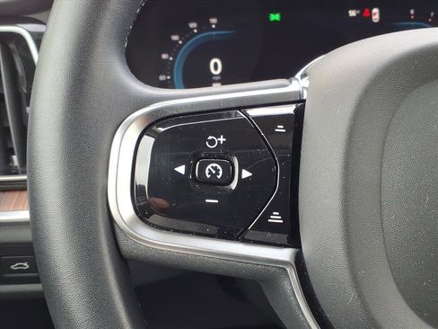 Used 2024 Volvo S60 B5 Plus image 20