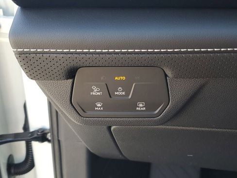 New 2026 Volkswagen Atlas SE FWD image 27
