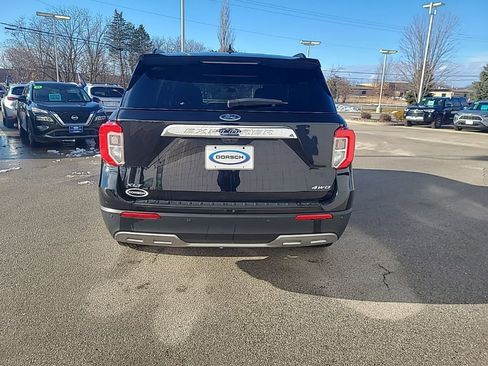 Used 2023 Ford Explorer XLT w/ Equipment Group 202A image 4