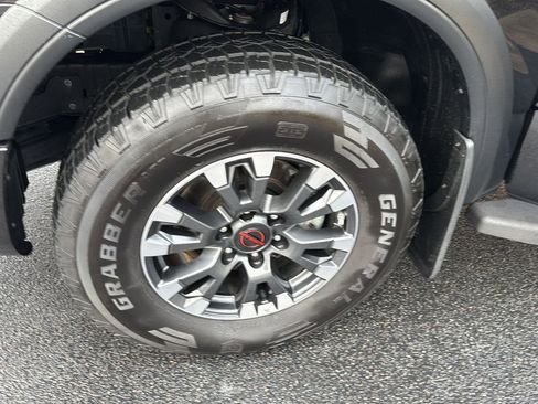 Used 2024 Nissan Titan PRO-4X w/ Pro-4x Convenience Package image 32