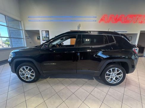 Used 2022 Jeep Compass Latitude AWD/4WD image 10