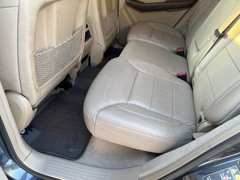 Used 2015 Mercedes-Benz ML 400 ML 400 AWD 4MATIC 4dr SUV w/ Parking Assist Package image 18