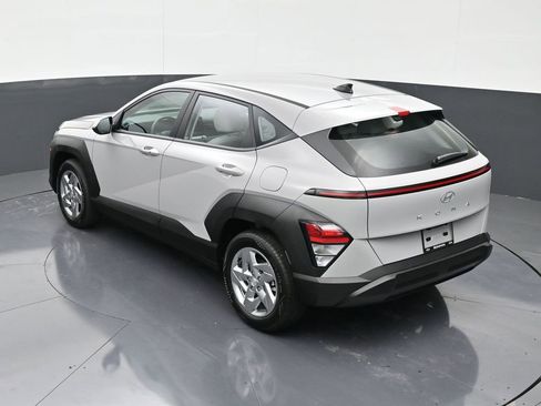 Used 2026 Hyundai Kona SE image 14