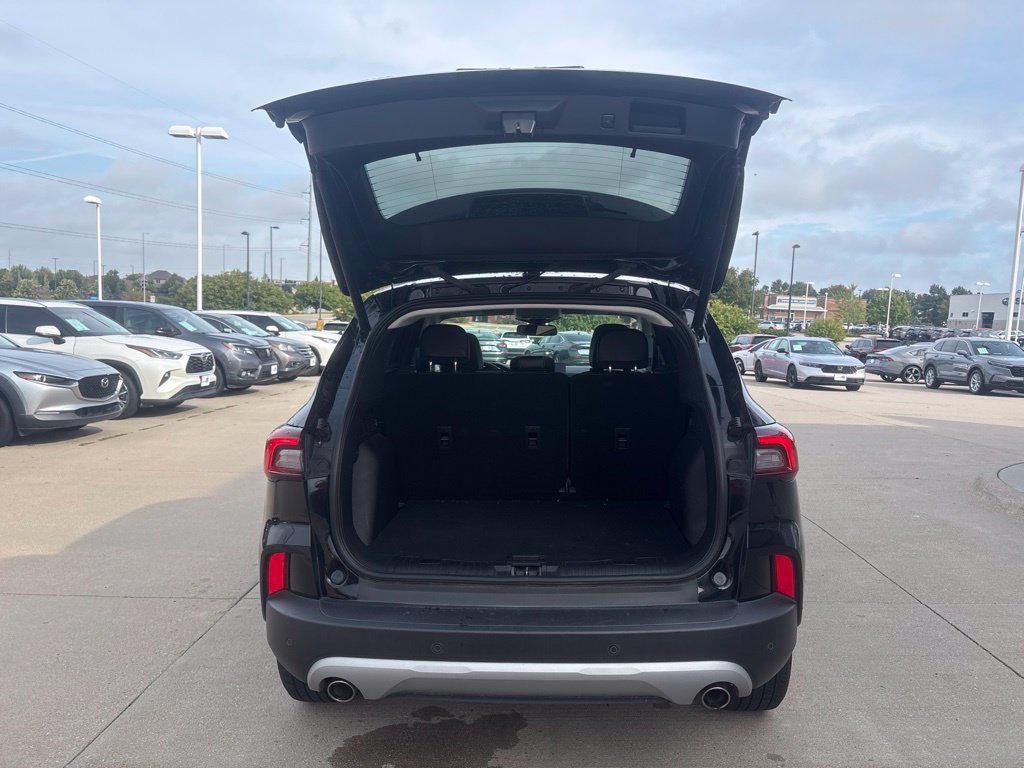 Used 2024 Ford Escape Platinum w/ Premium Technology Package AWD/4WD image 41