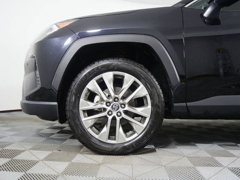 Used 2019 Toyota RAV4 Limited image 7