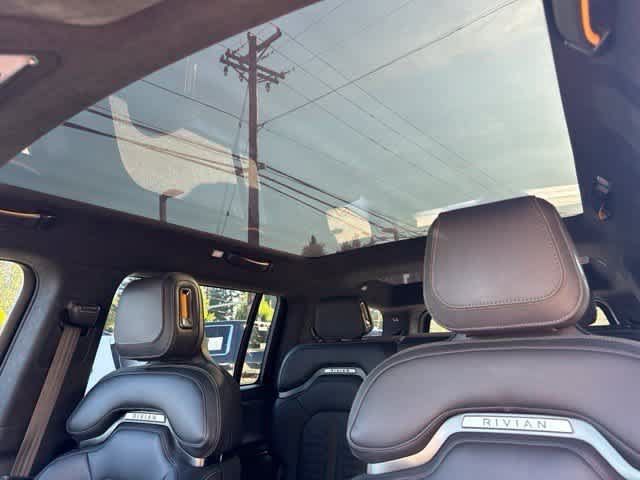 Used 2025 Rivian R1S Adventure Dual AWD/4WD image 14
