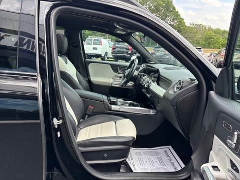 Used 2021 Mercedes-Benz GLB 250 image 45
