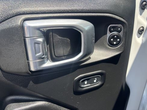 Used 2021 Jeep Wrangler Unlimited Sport AWD/4WD image 23