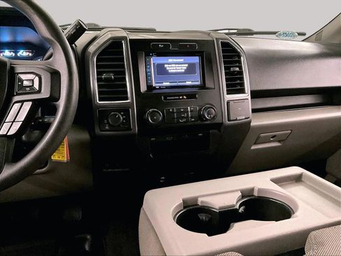 Used 2016 Ford F150 XLT image 7