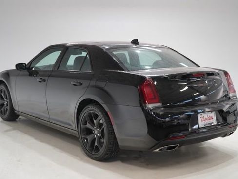 Used 2022 Chrysler 300 S image 7