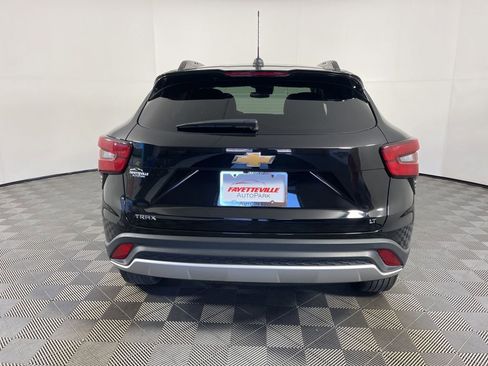 Certified 2025 Chevrolet Trax LT image 4