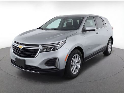 Used 2024 Chevrolet Equinox LT image 3