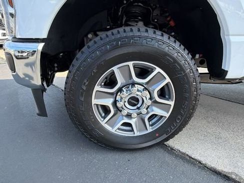 New 2026 Ford F350 Lariat w/ FX4 Off-Road Package image 10