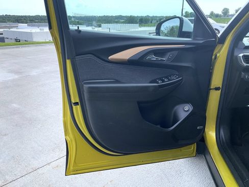 Used 2023 Chevrolet TrailBlazer ACTIV w/ Sun and Liftgate Package FWD image 10