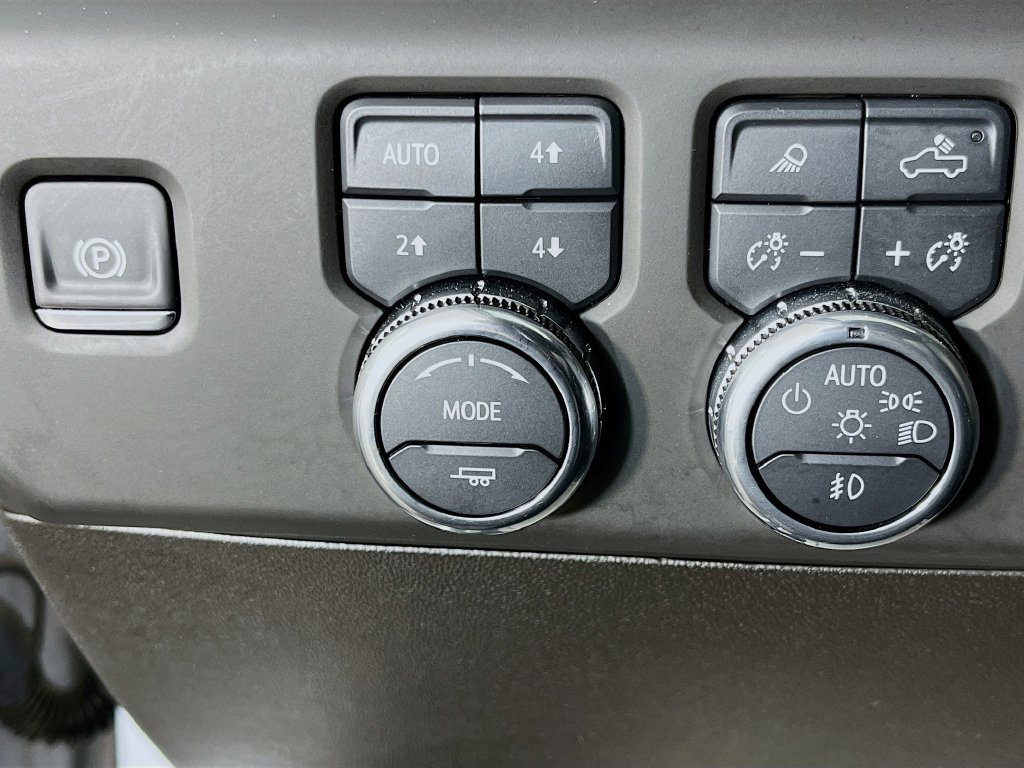 Used 2025 GMC Sierra 3500 Denali AWD/4WD image 11