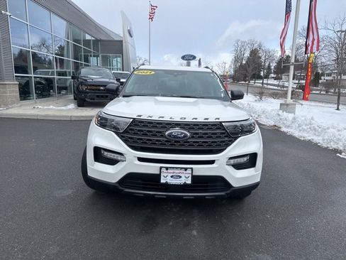 Used 2021 Ford Explorer XLT w/ Equipment Group 202A image 3